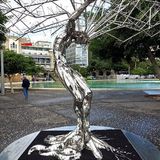 Escultura de Julio Nieto "Lo llevo bien"