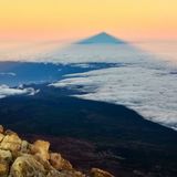Sombra del Teide al amanecer