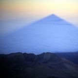 Sombra del Teide al amanecer