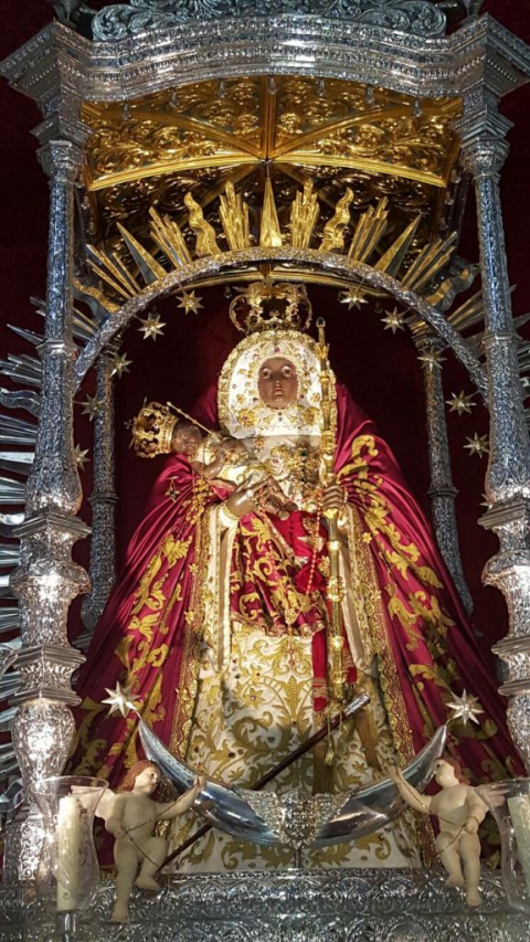 Nuestra Señora de Candelaria, escultura de vestir, talla policromada, año 1827, autor: Fernando Estévez.
